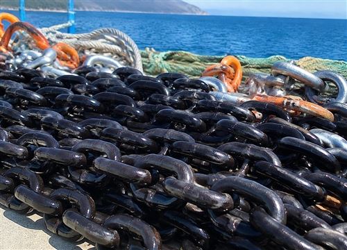 Le catene da pesca-ad alta resistenza offrono prestazioni affidabili per le o...